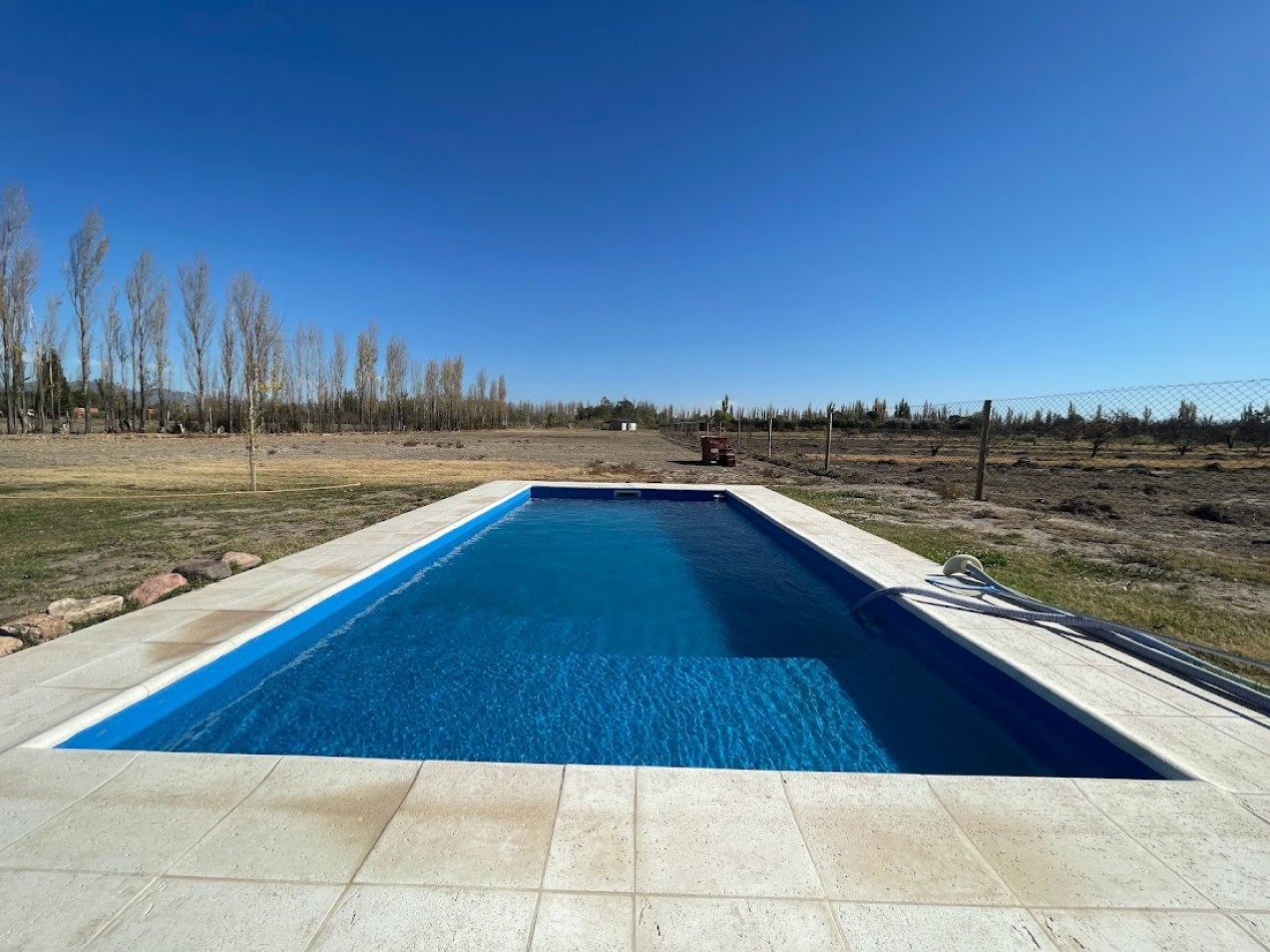 CASA DE CAMPO CON TERRENO DE 1,7 HECTAREAS