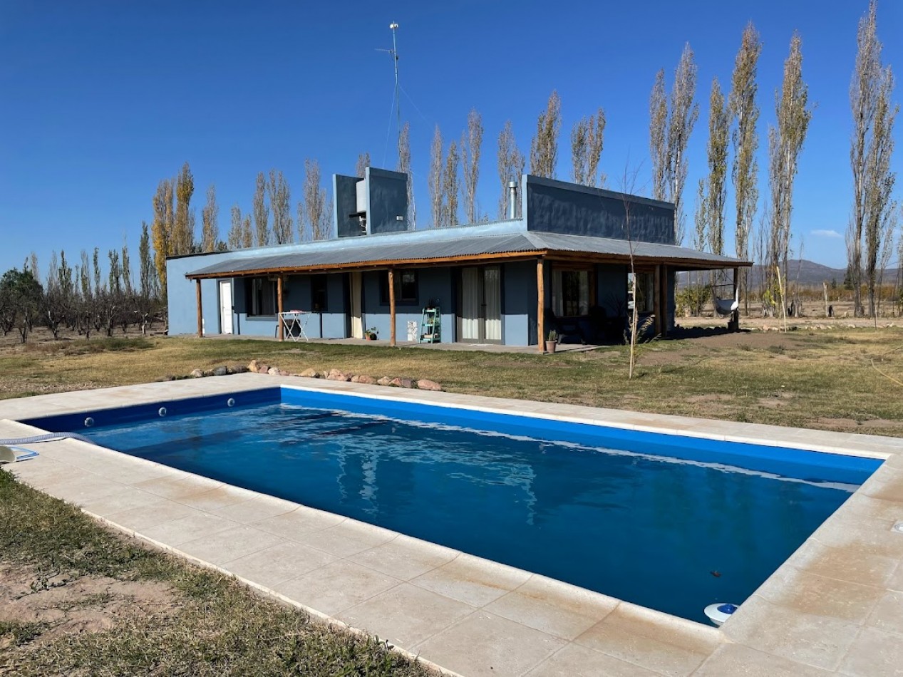 CASA DE CAMPO CON TERRENO DE 1,7 HECTAREAS