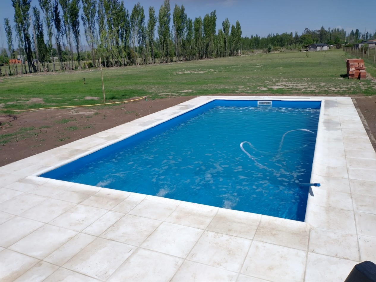 CASA DE CAMPO CON TERRENO DE 1,7 HECTAREAS