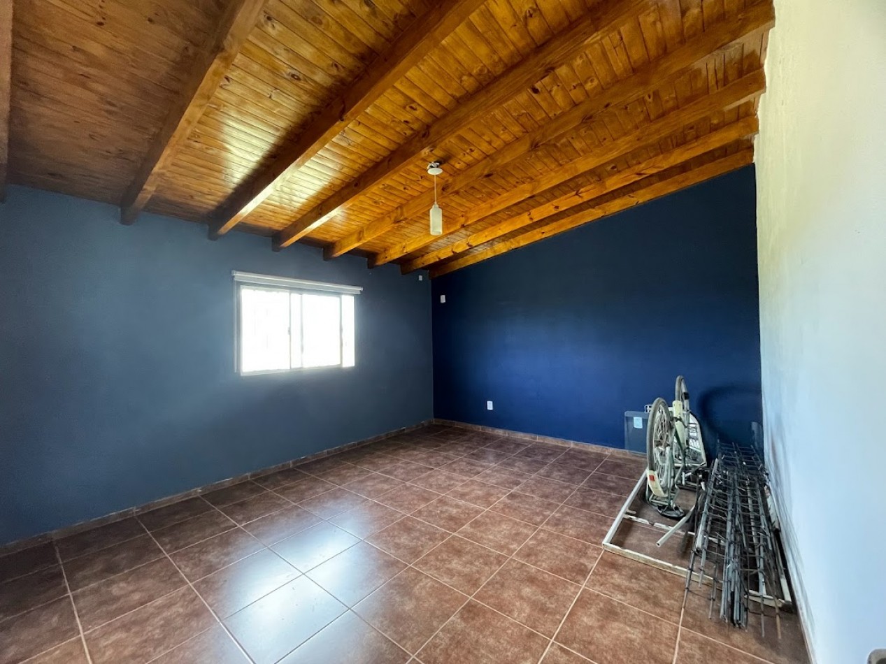 CASA CON TERRENO DE 900M²