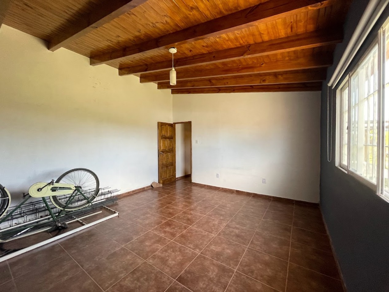 CASA CON TERRENO DE 900M²