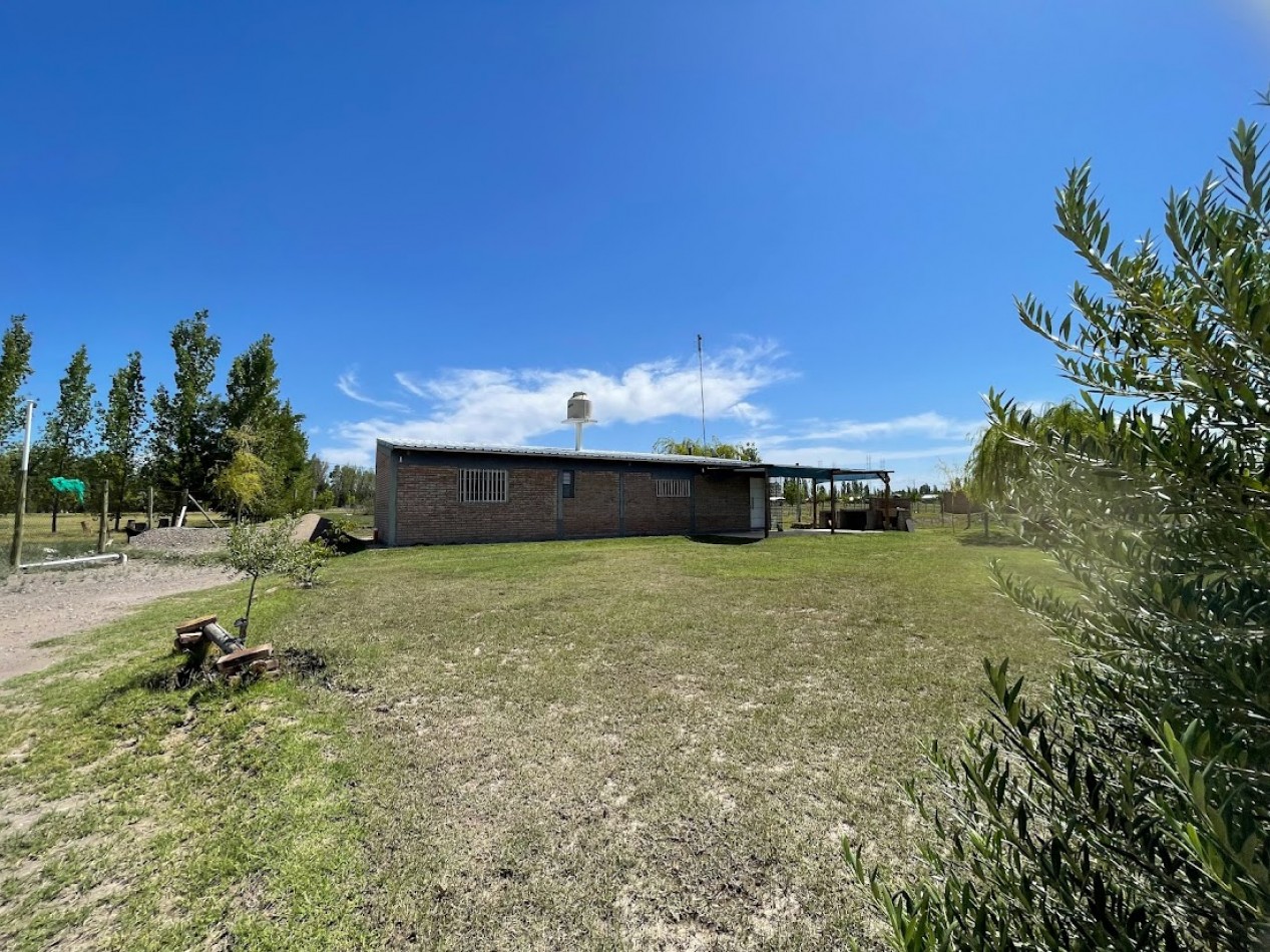 CASA CON TERRENO DE 900M²